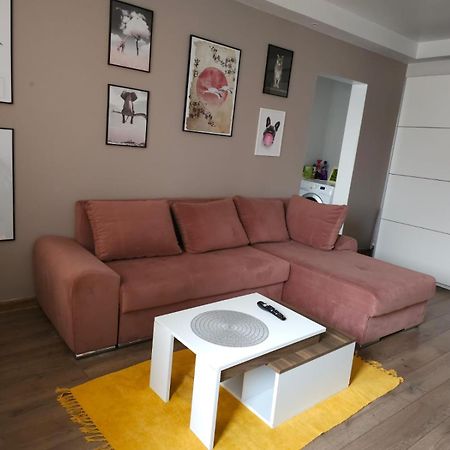 Apartament Near The Park Two Rooms Bukarest Kültér fotó