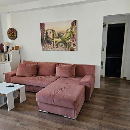 Apartament Near The Park Two Rooms Bukarest Kültér fotó