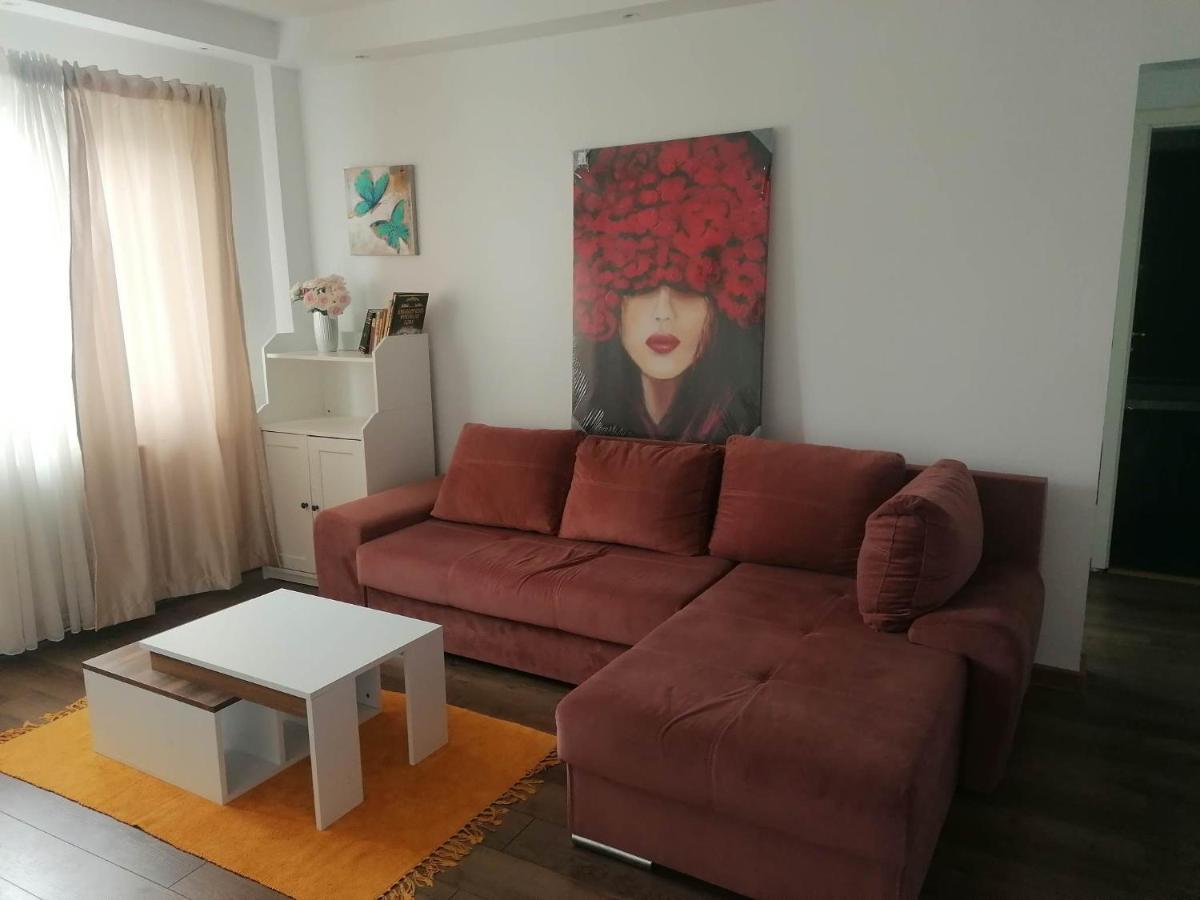 Apartament Near The Park Two Rooms Bukarest Kültér fotó