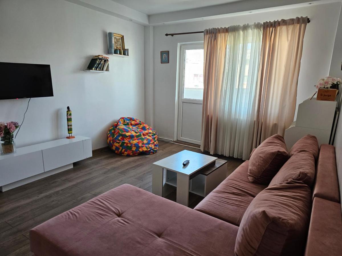 Apartament Near The Park Two Rooms Bukarest Kültér fotó