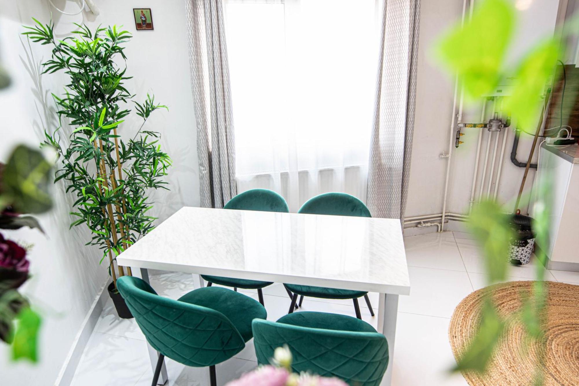 Apartament Near The Park Two Rooms Bukarest Kültér fotó