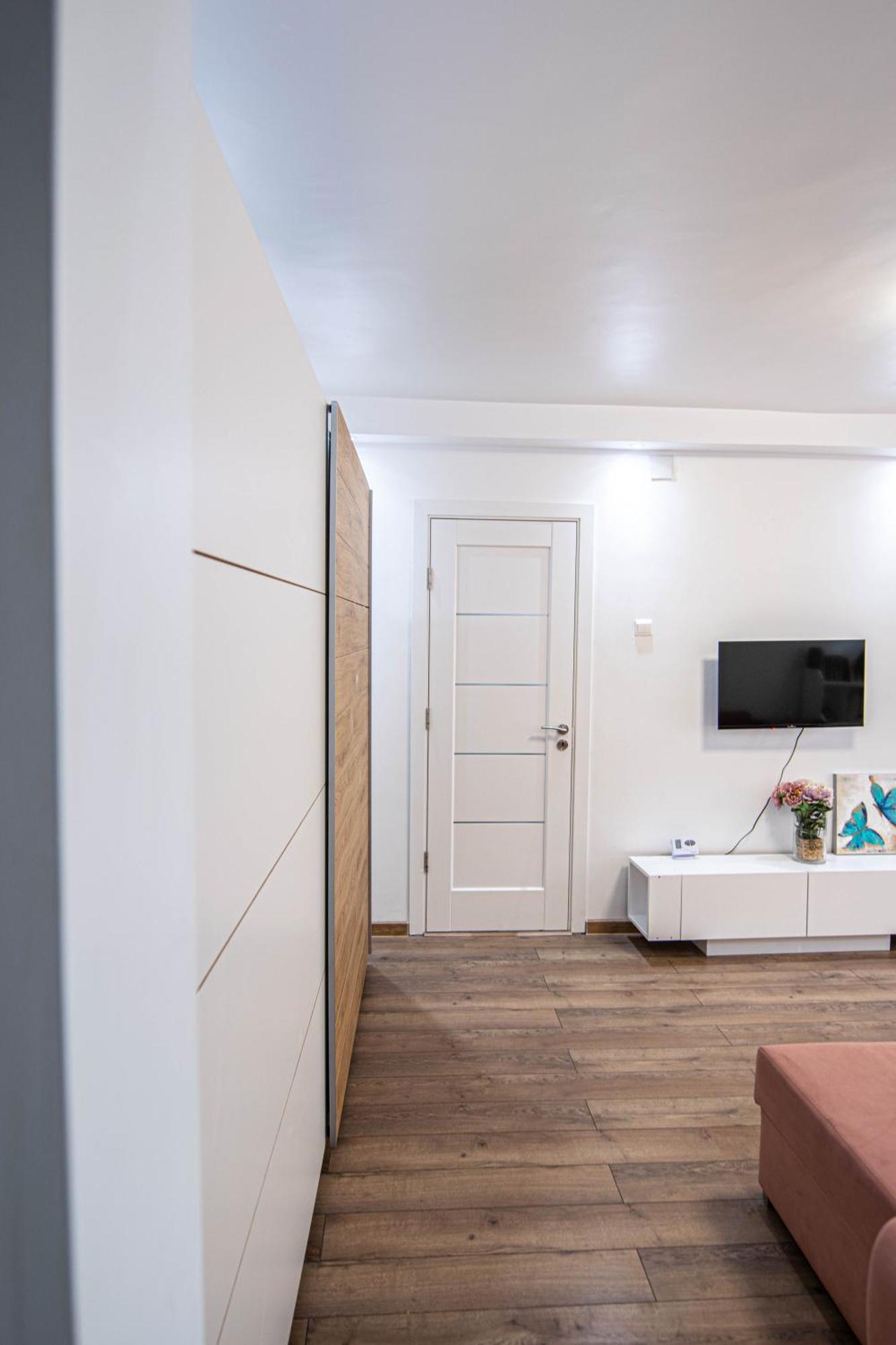 Apartament Near The Park Two Rooms Bukarest Kültér fotó