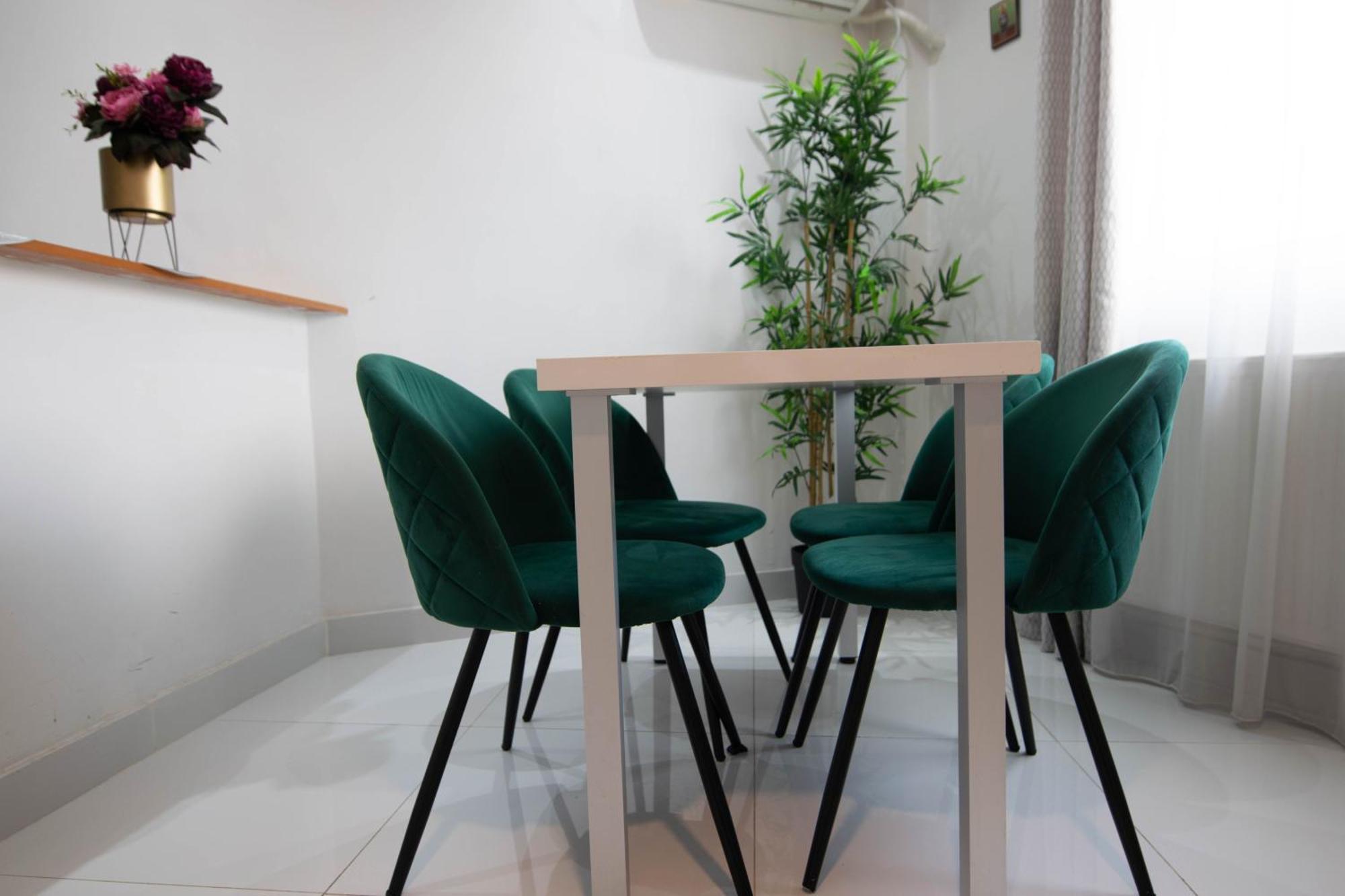 Apartament Near The Park Two Rooms Bukarest Kültér fotó